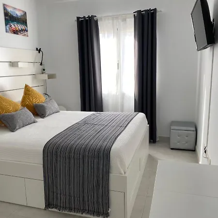 White Deluxe Apartment