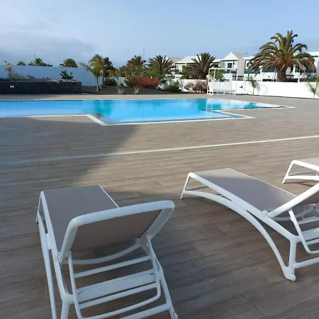 White Deluxe Apartment Costa Teguise