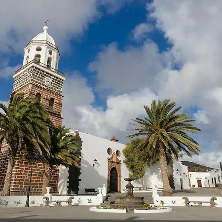 White Deluxe * Costa Teguise