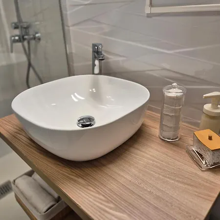 White Deluxe Apartment